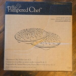 The Pampered Chef Microwave Chip Maker - Tan